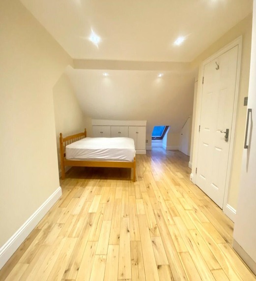 WhatsApp Image 2025-12-03 at 14.02.23 (3)